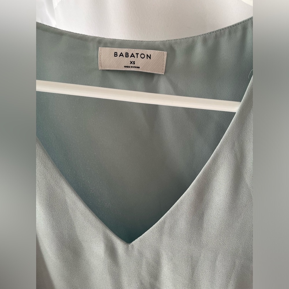Babaton aquamarine vara blouse. Size XS NWOT - Picture 2 of 4